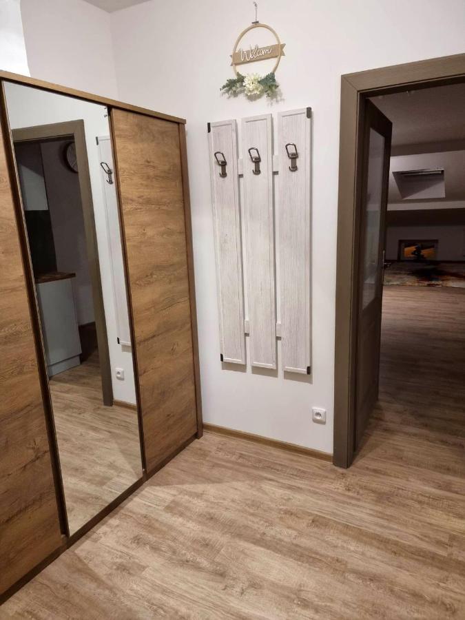 Podkrovni Studio Na Velkem Namesti S Wi-Fi Zdarma Градец-Кралове Экстерьер фото